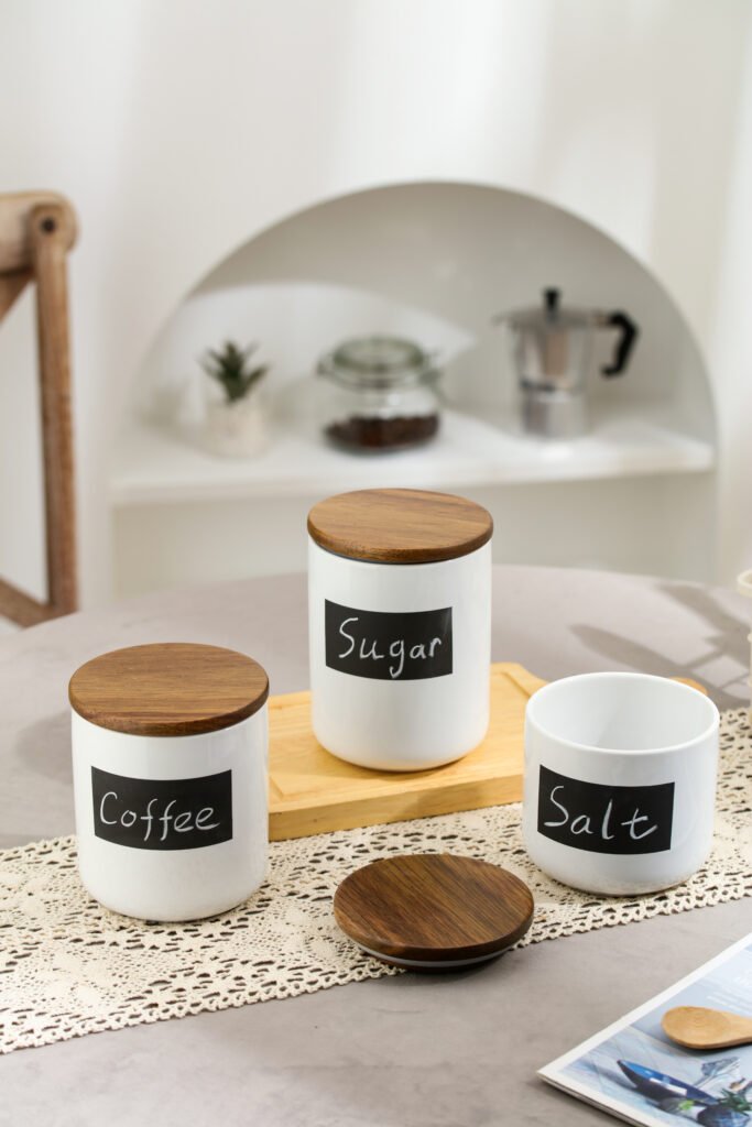 Food container with lid
